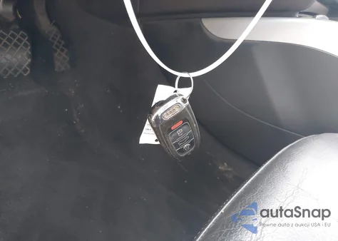 2011 Audi A4 2.0T Premium z USA, uszkodzony, nr VIN WAUEFAFL6BN000275